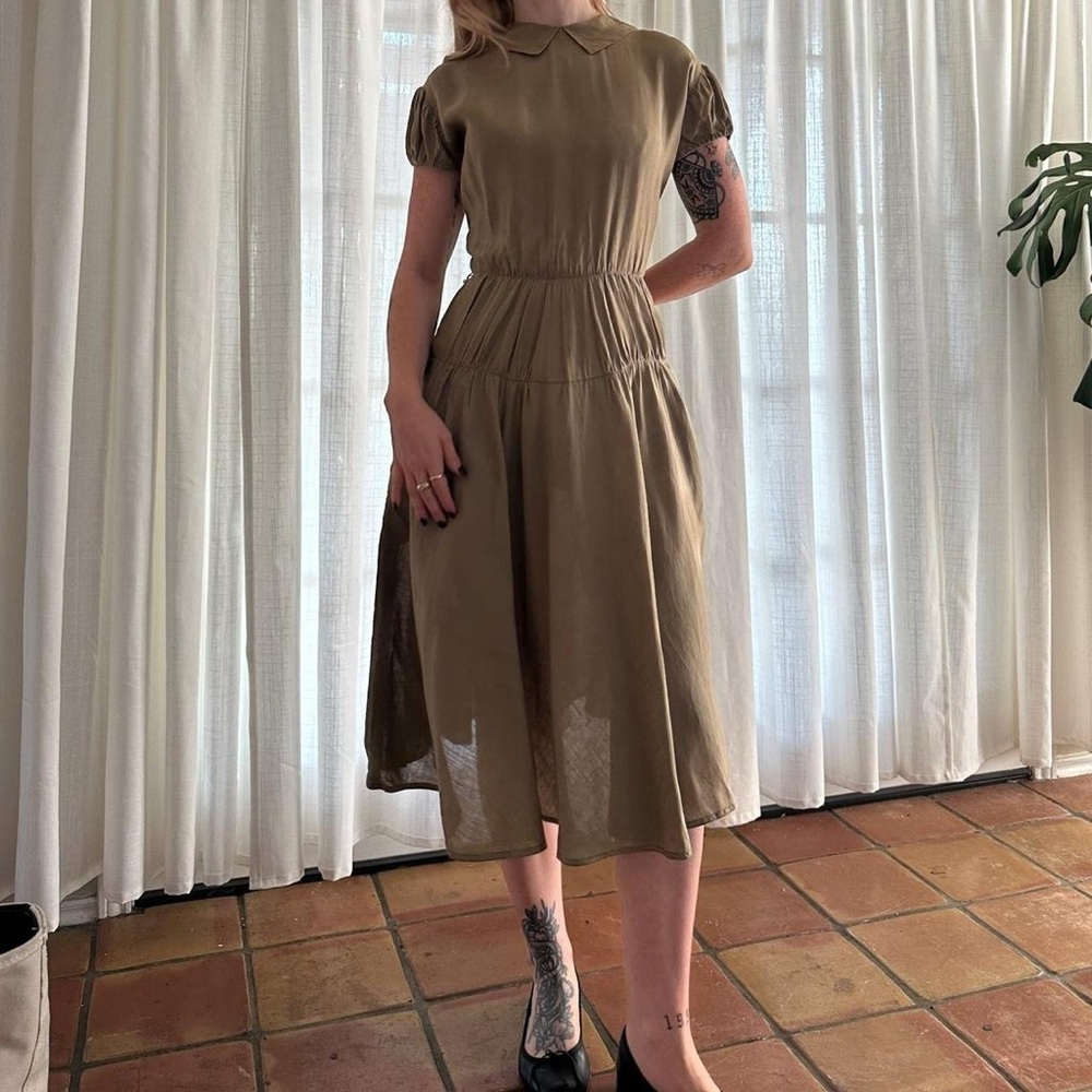 Vintage 1940s Peter Pan Khaki Linen Day Dress